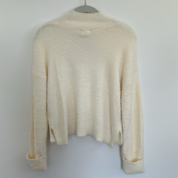 NEW Hippie Rose Lux Soft Eyelash Sweater Size xs - Picture 5 of 5